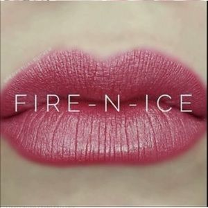 SOLD* NWT Fire ‘N Ice LipSense 🎄✨